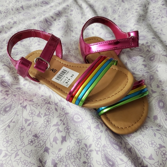 Toddler girls sandals NWt - Picture 2 of 3